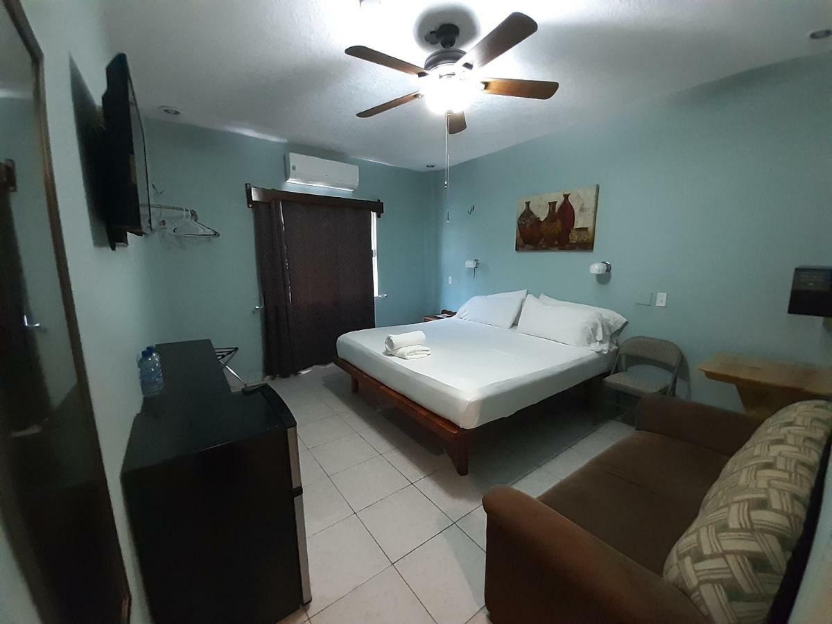 Maya Bella Downtown Hotel Сан Игнасио Екстериор снимка
