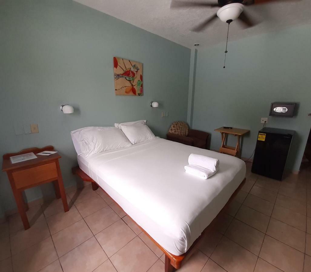 Maya Bella Downtown Hotel Сан Игнасио Екстериор снимка